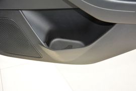 2012款福特福克斯三厢1.6L自动风尚型