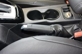 2012款福特福克斯三厢1.6L自动风尚型