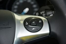 2012款福特福克斯三厢1.6L自动风尚型