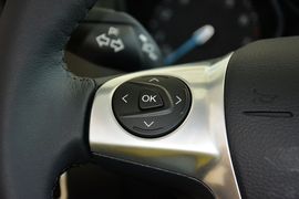 2012款福特福克斯三厢1.6L自动风尚型
