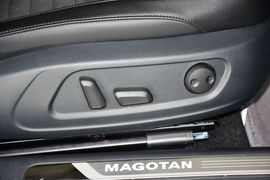 2015款大众迈腾1.8TSI尊贵型