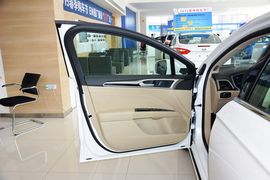 2013款福特蒙迪欧1.5L