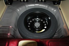 2013款日产骊威1.6XE