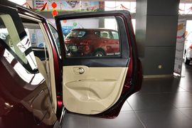 2013款日产骊威1.6XE
