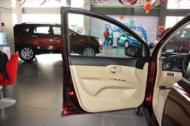 2013款日产骊威1.6XE