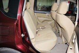 2013款日产骊威1.6XE