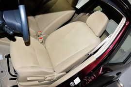 2013款日产骊威1.6XE