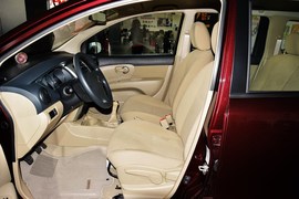 2013款日产骊威1.6XE