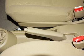 2013款日产骊威1.6XE
