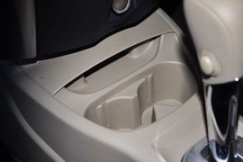 2013款日产骊威1.6XE
