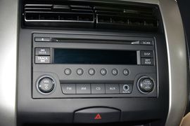 2013款日产骊威1.6XE