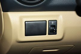 2013款日产骊威1.6XE
