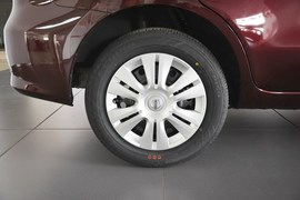 2013款日产骊威1.6XE
