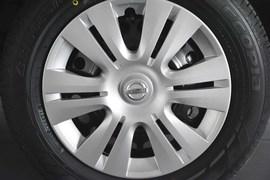 2013款日产骊威1.6XE