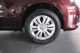 2013款日产骊威1.6XE