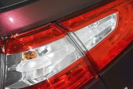 2013款日产骊威1.6XE