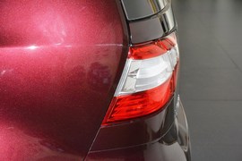 2013款日产骊威1.6XE
