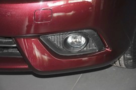 2013款日产骊威1.6XE