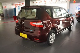 2013款日产骊威1.6XE