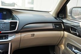 2015款本田雅阁2.0L