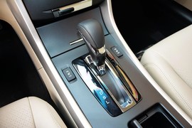 2015款本田雅阁2.0L