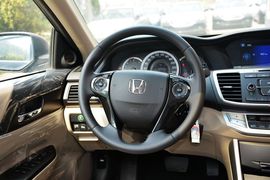 2015款本田雅阁2.0L