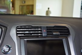2013款福特蒙迪欧2.0L