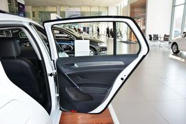 2015款大众高尔夫1.6L自动舒适型