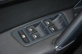 2015款大众高尔夫1.6L自动舒适型