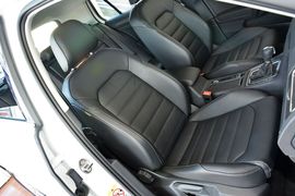 2015款大众高尔夫1.6L自动舒适型