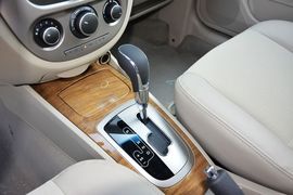 2015款别克凯越1.5L自动经典型