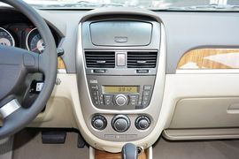 2015款别克凯越1.5L自动经典型