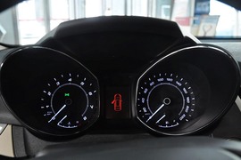 2015款奇瑞艾瑞泽7
