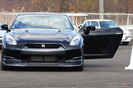 日产GT-R