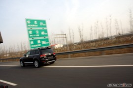 雁栖湖体验2010款途锐限量版