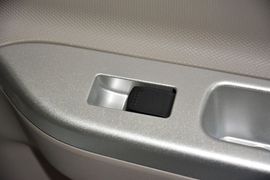 2015款长安悦翔V3