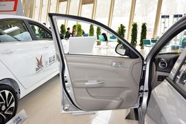 2015款长安悦翔V3