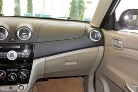 2015款长安悦翔V3