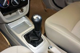 2015款长安悦翔V3