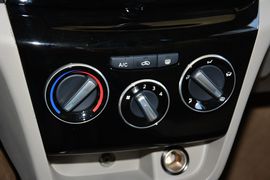 2015款长安悦翔V3