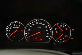 2015款长安悦翔V3