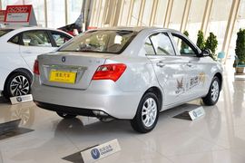 2015款长安悦翔V3