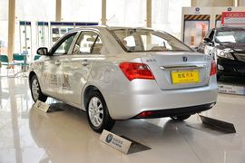 2015款长安悦翔V3