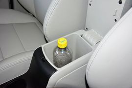 2015款吉利远景1.5L手动精英型到店实拍