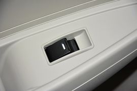 2015款吉利远景1.5L手动精英型