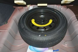 2012款长安悦翔V5