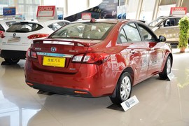 2012款长安悦翔V5