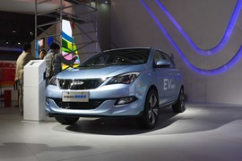 奇瑞艾瑞泽3纯电动