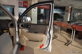 2009款江淮瑞鹰2.0L两驱基本型