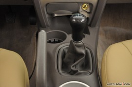 2009款江淮瑞鹰2.0L两驱基本型